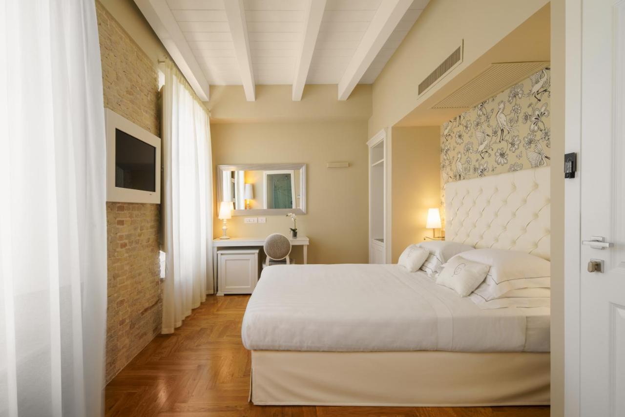 Boutique Hotel Carlo Felice Cagliari Luaran gambar